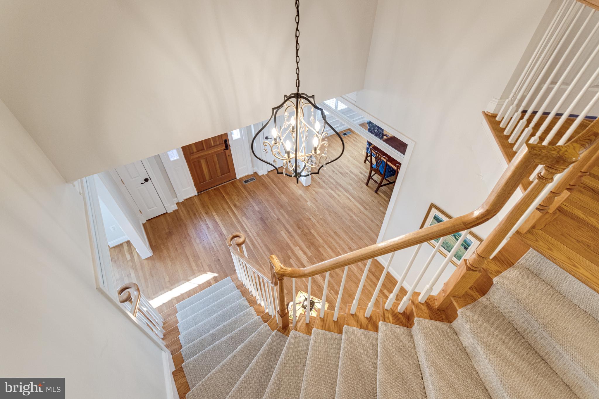 499 SENECA KNOLL COURT