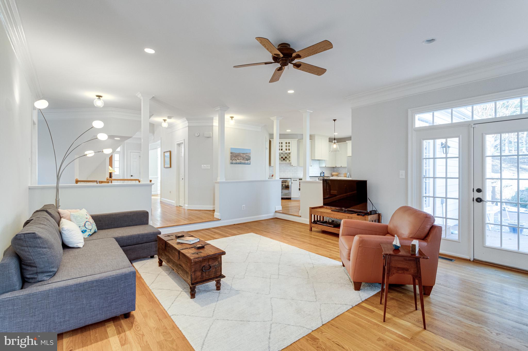 499 SENECA KNOLL COURT