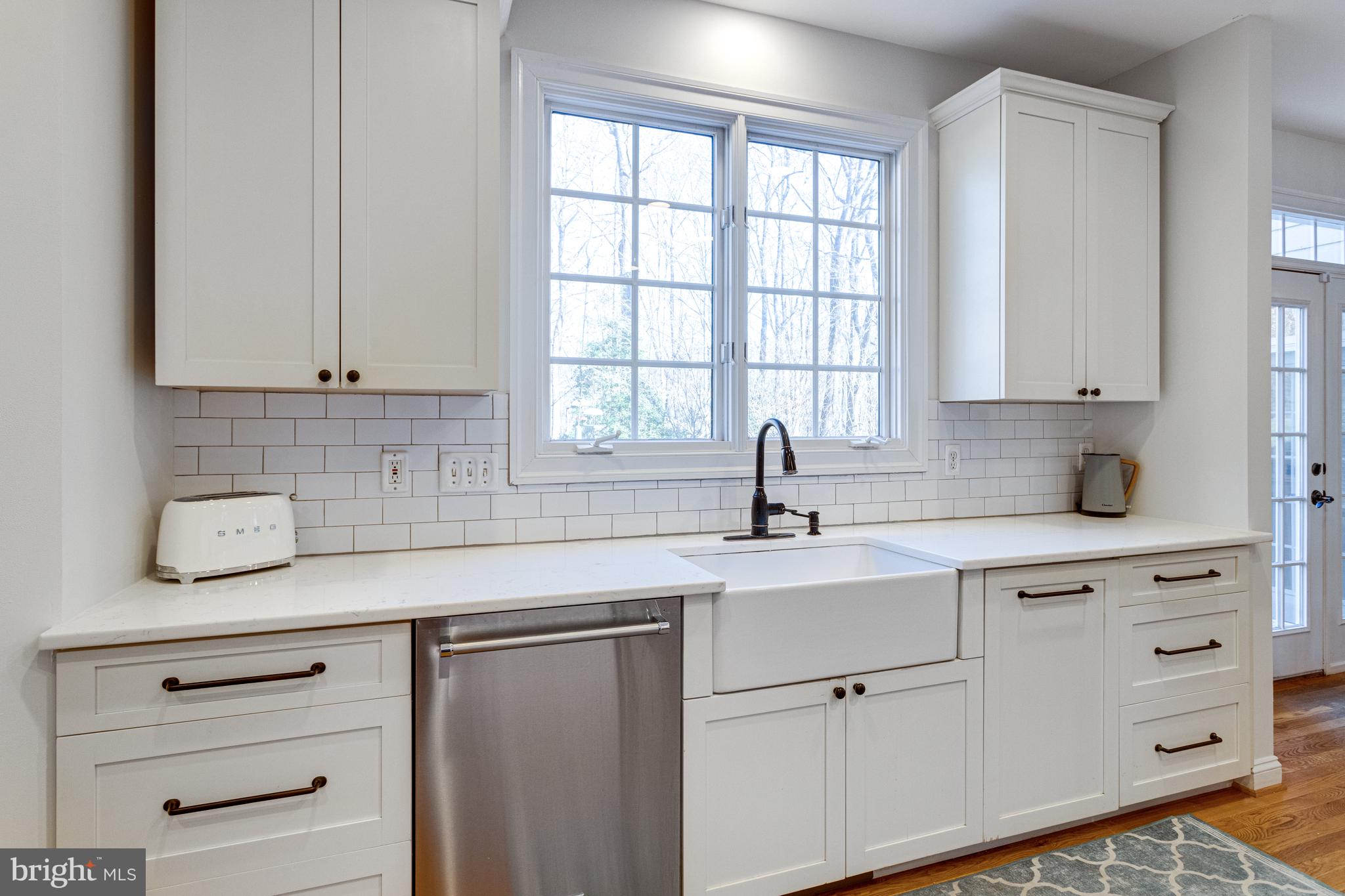 499 SENECA KNOLL COURT