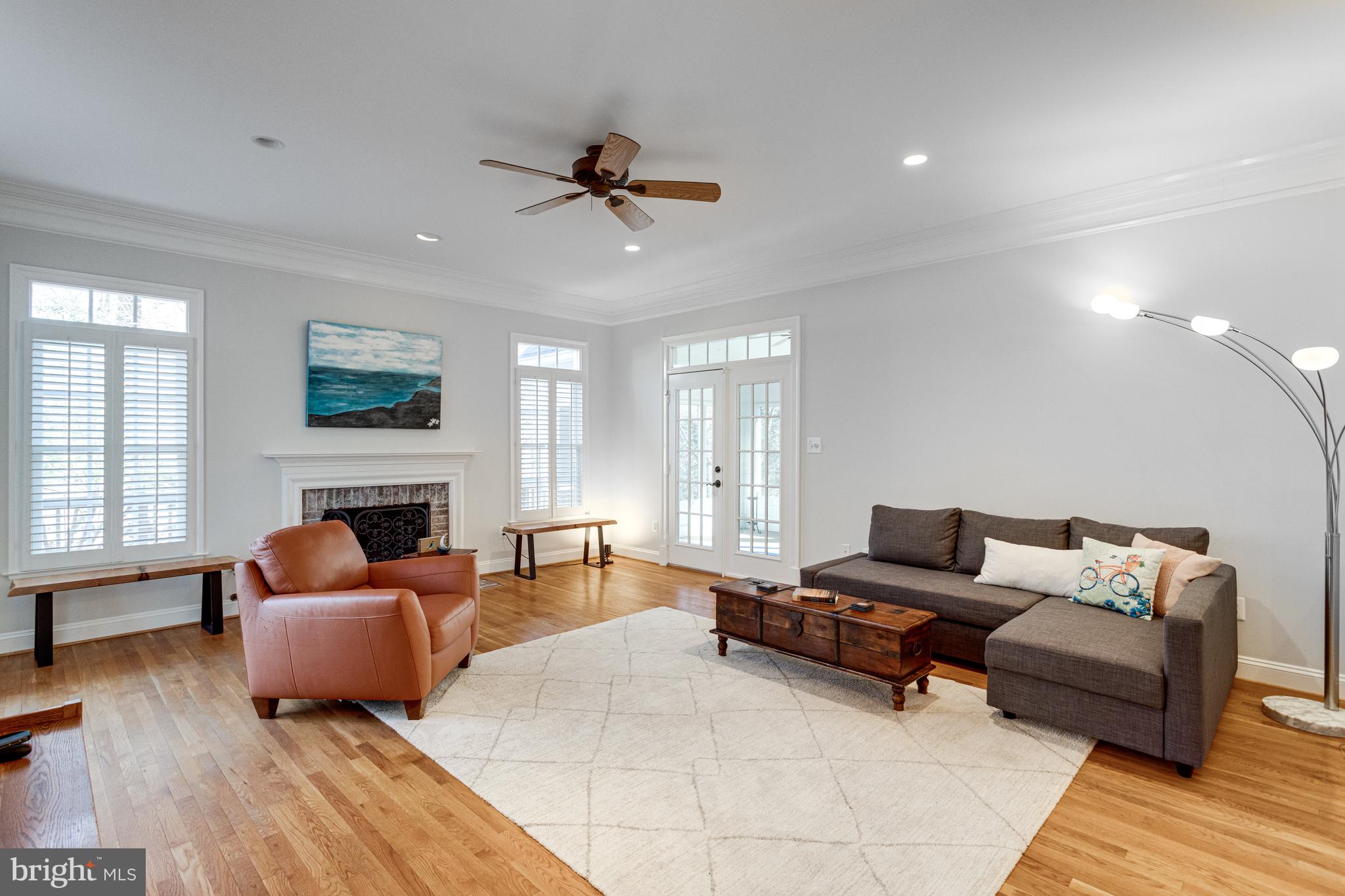 499 SENECA KNOLL COURT