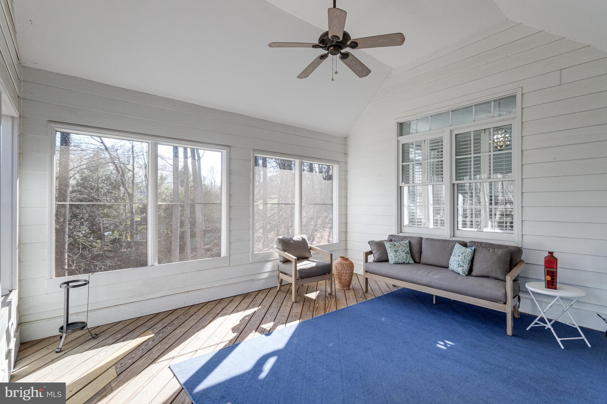 499 SENECA KNOLL COURT