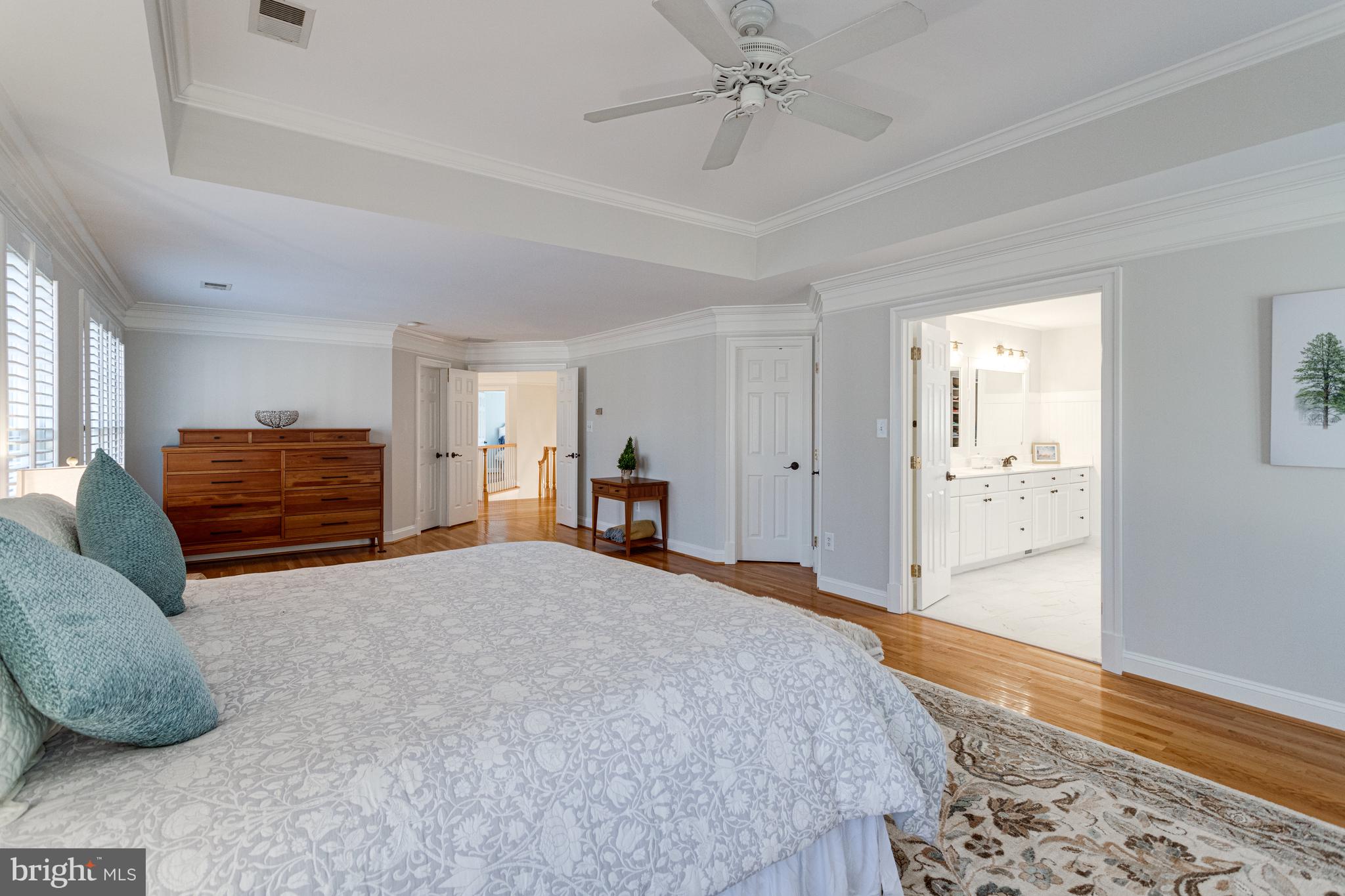 499 SENECA KNOLL COURT