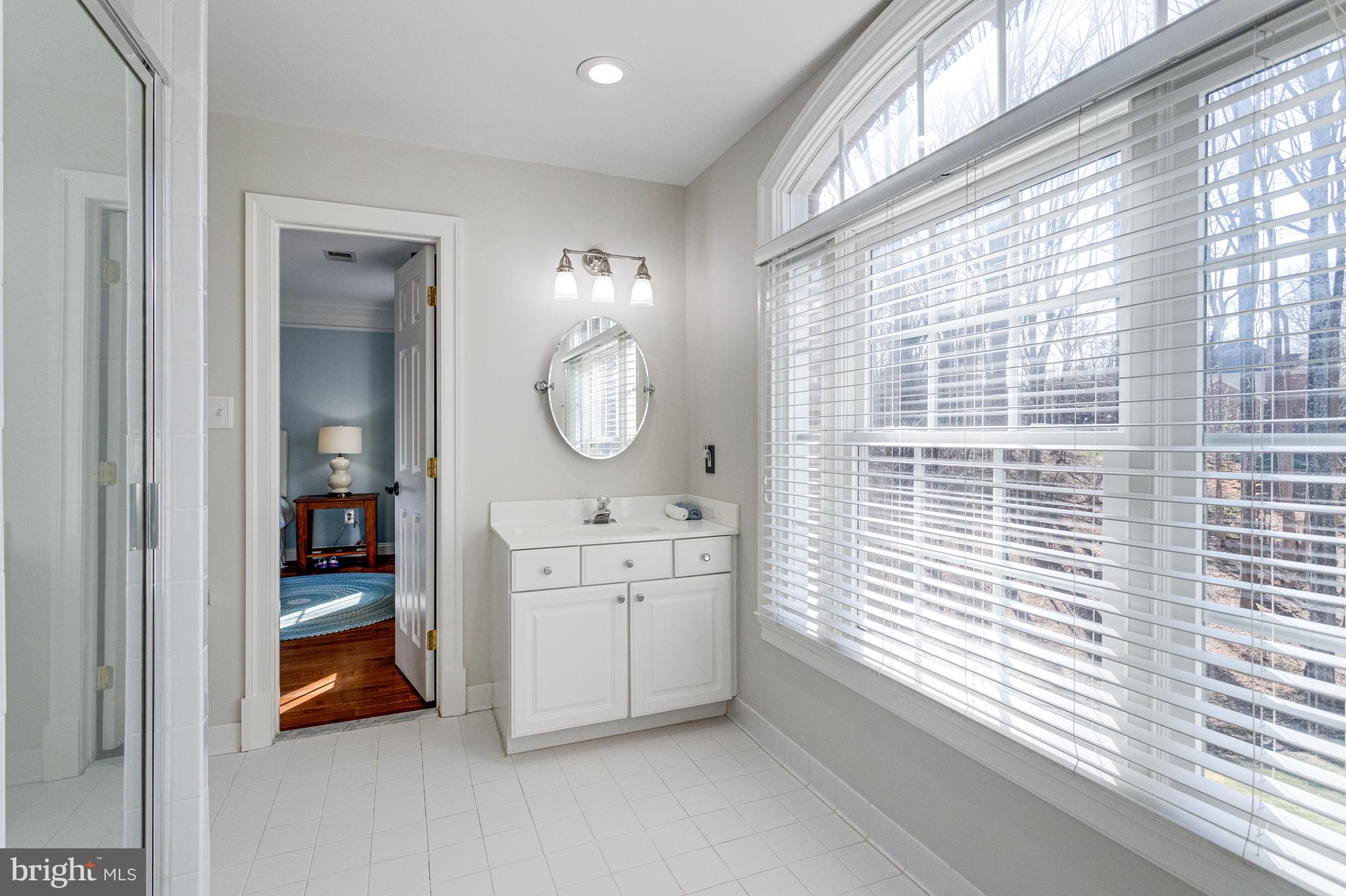 499 SENECA KNOLL COURT