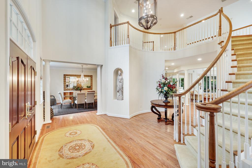 912 CENTRILLION DRIVE