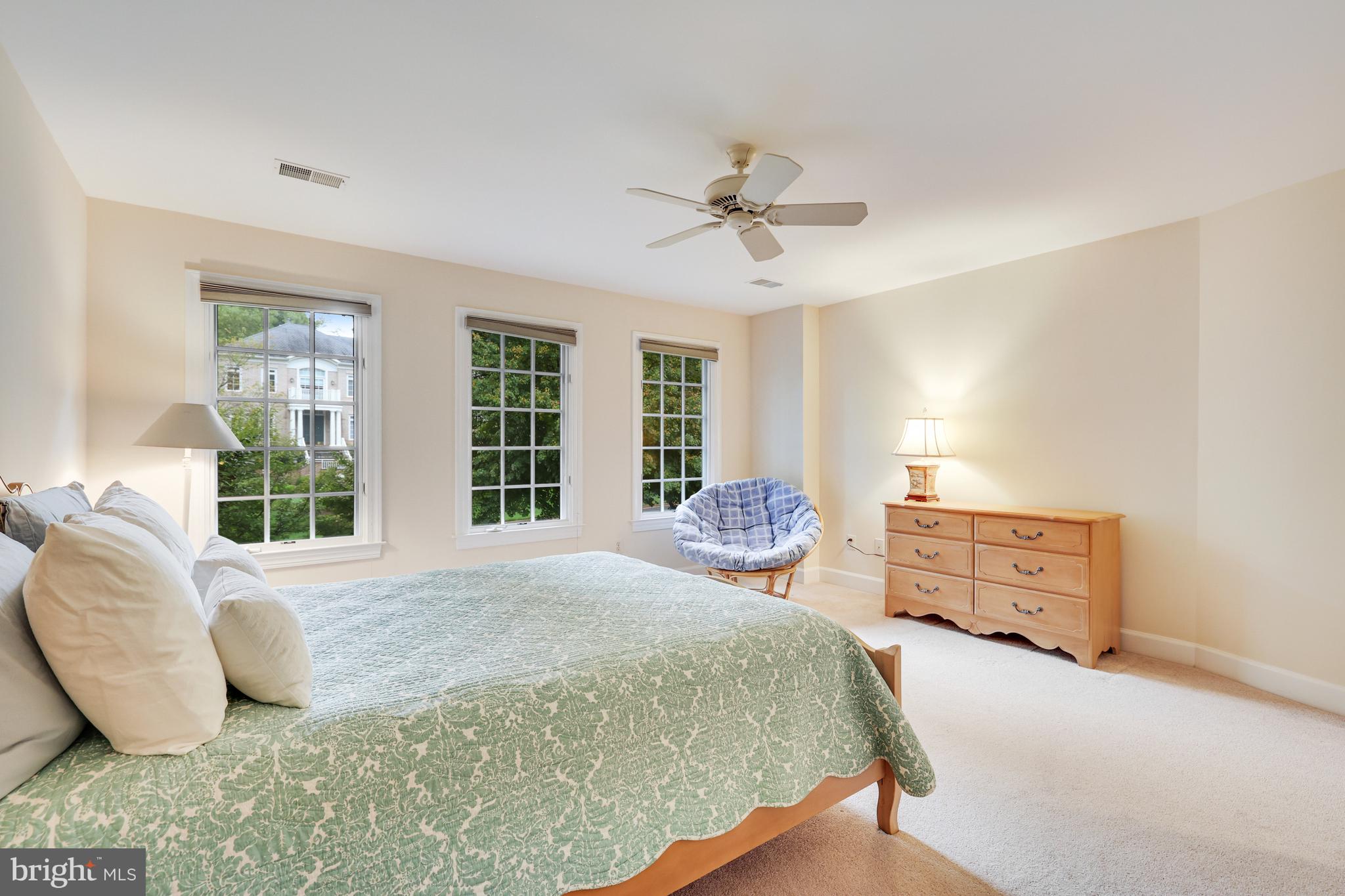 912 CENTRILLION DRIVE