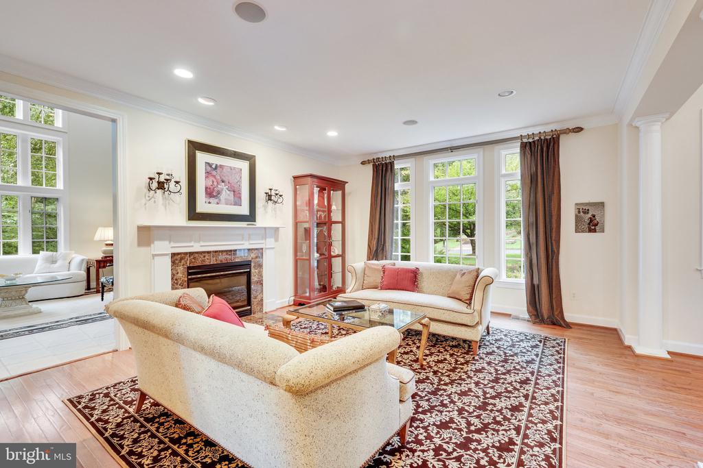 912 CENTRILLION DRIVE