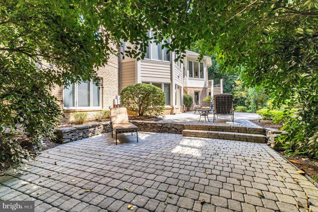 912 CENTRILLION DRIVE