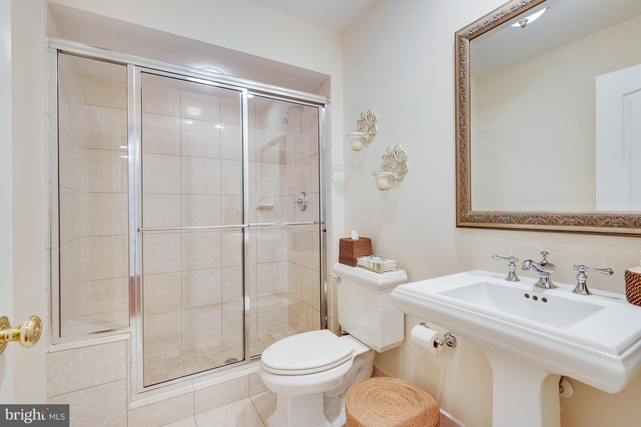 912 CENTRILLION DRIVE