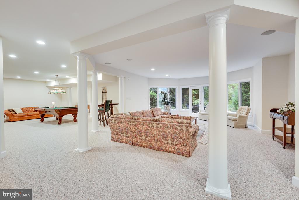 912 CENTRILLION DRIVE