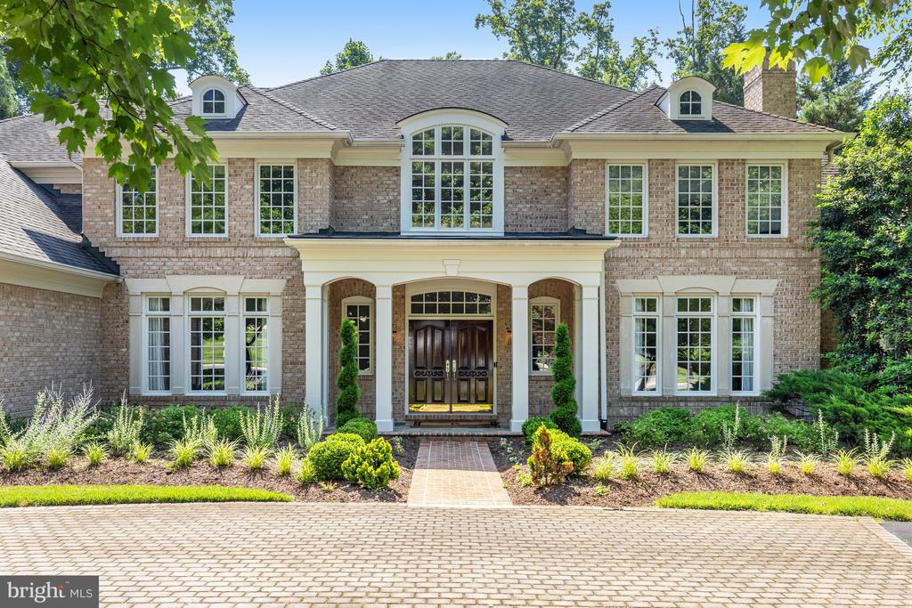 912 CENTRILLION DRIVE