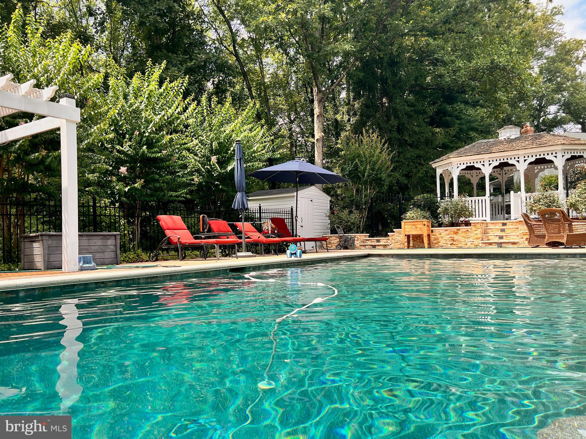 904 GOLDEN ARROW STREET