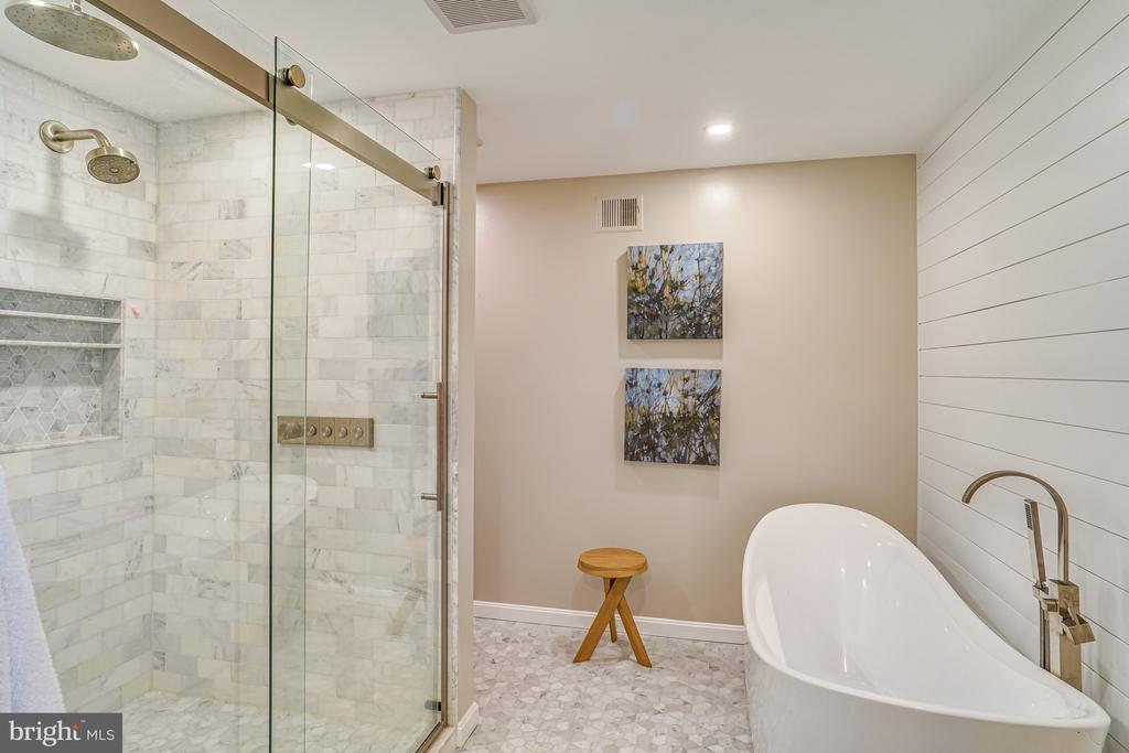 10708 WYNKOOP DRIVE