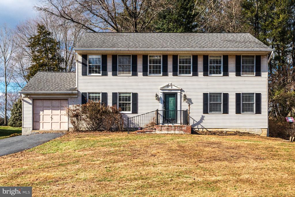 904 MAN O WAR LANE