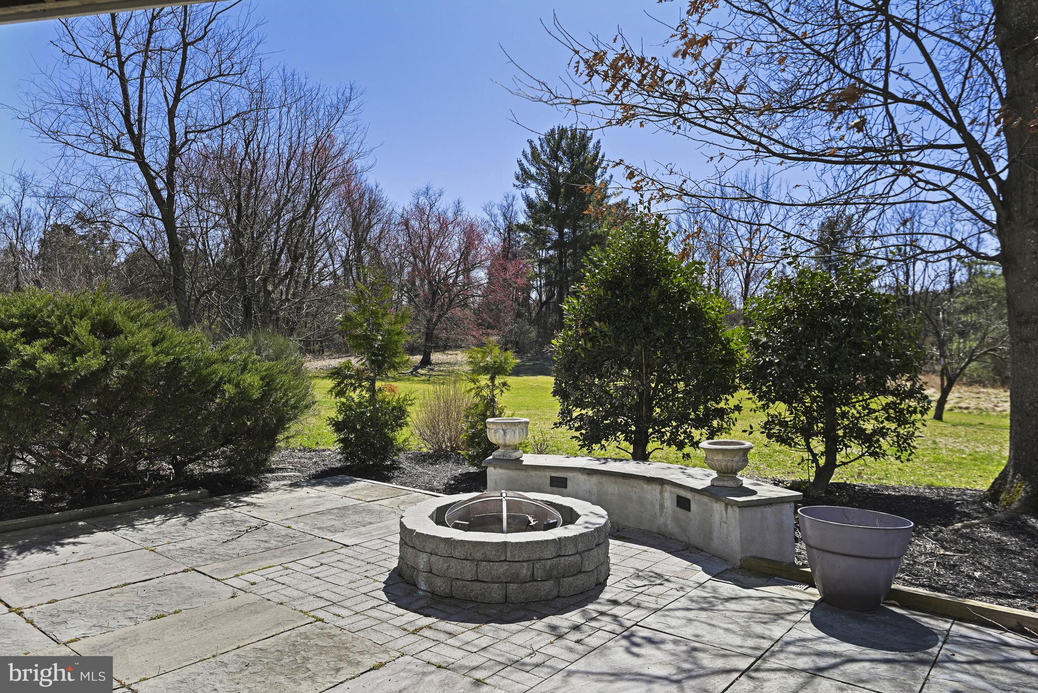 1008 CUP LEAF HOLLY COURT