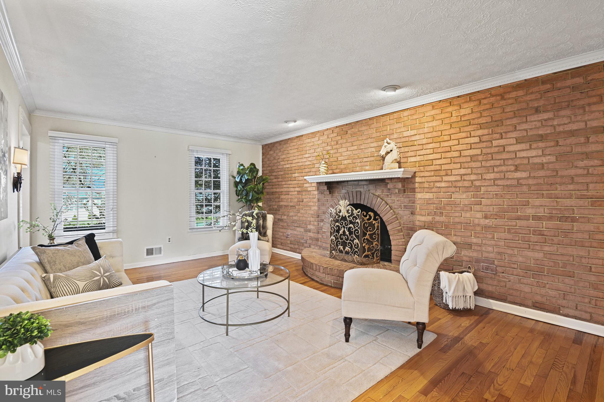 1008 CUP LEAF HOLLY COURT