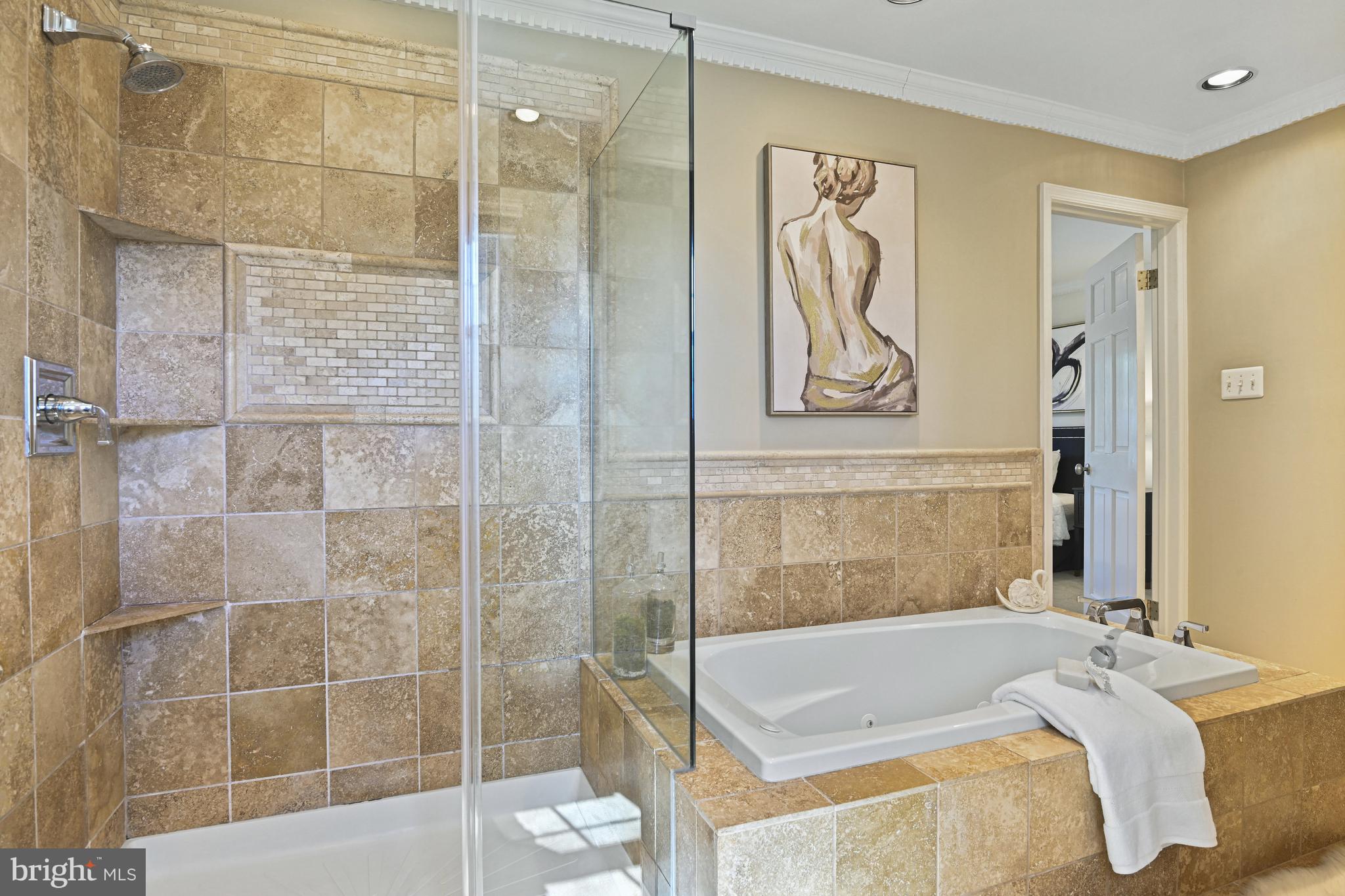 1008 CUP LEAF HOLLY COURT