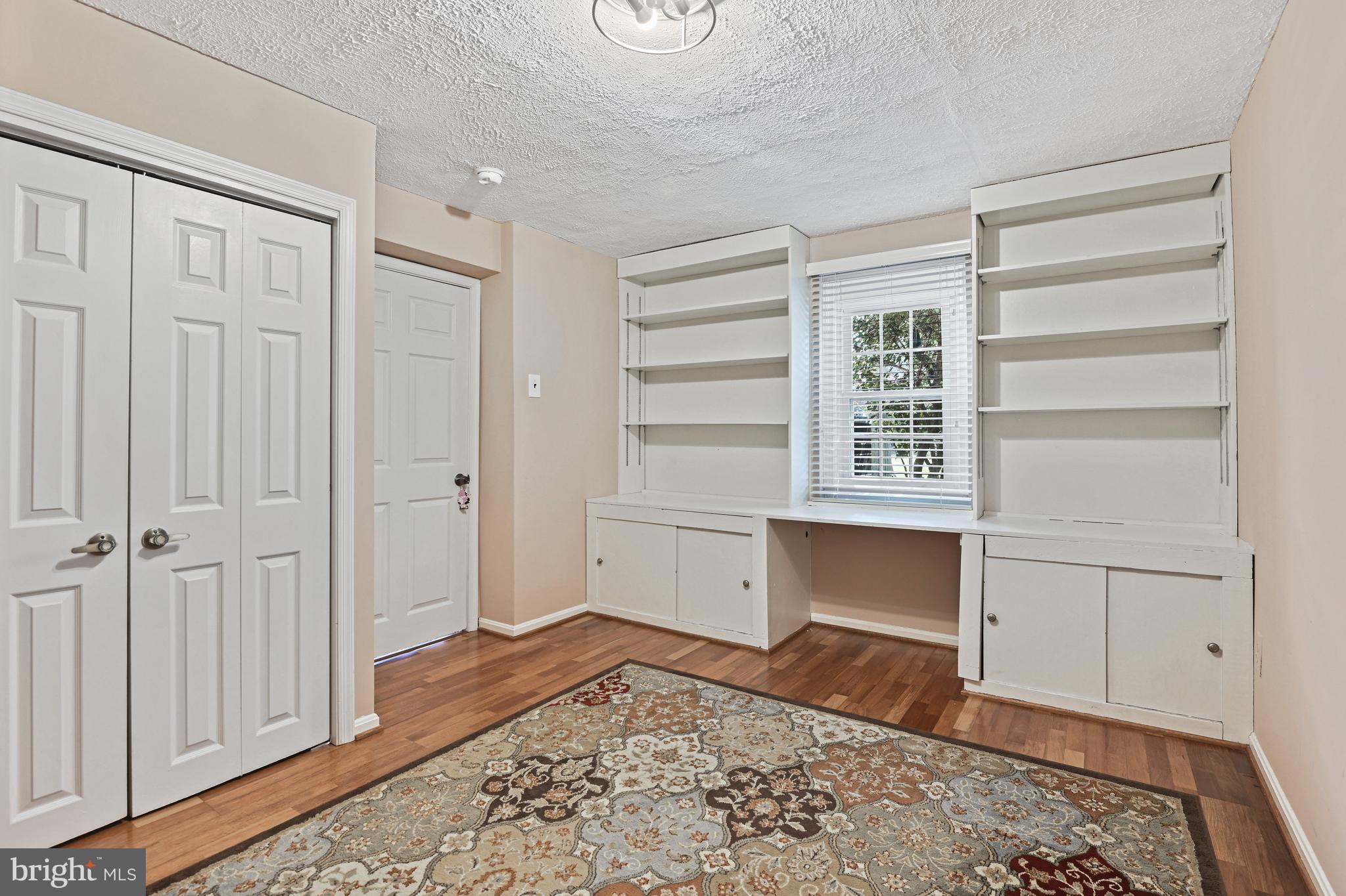 1008 CUP LEAF HOLLY COURT