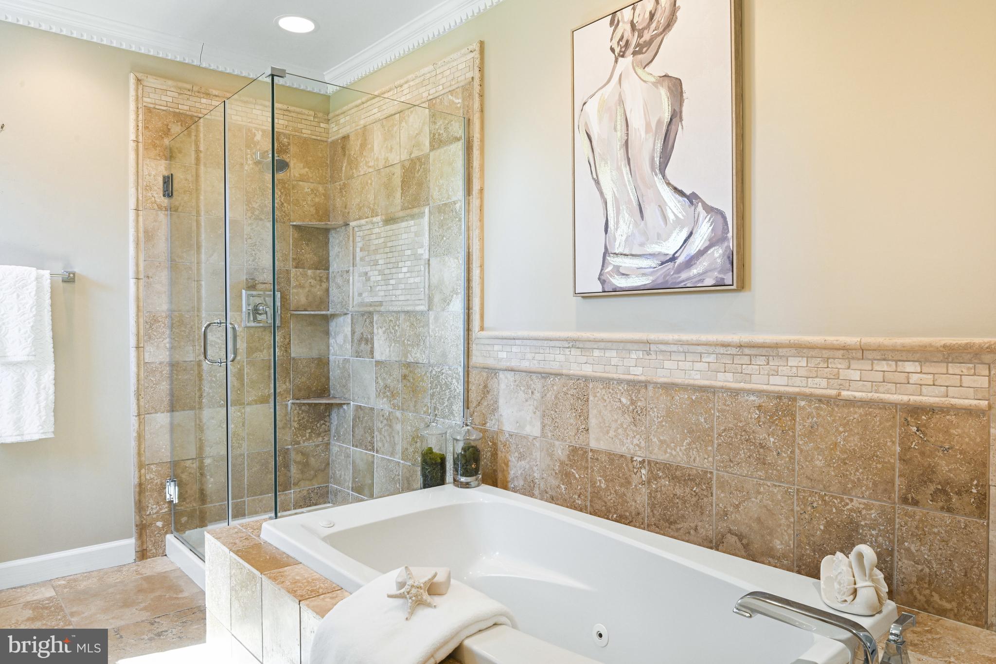 1008 CUP LEAF HOLLY COURT