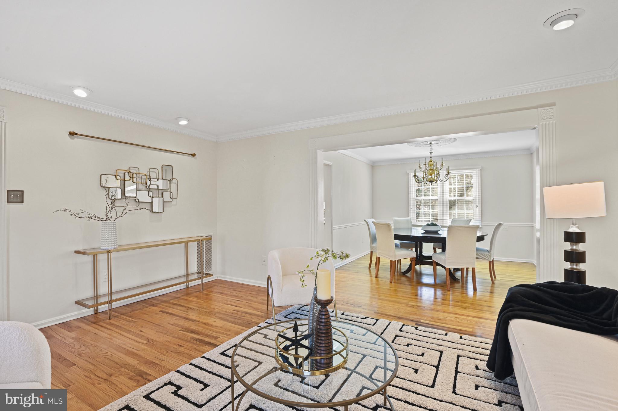 1008 CUP LEAF HOLLY COURT