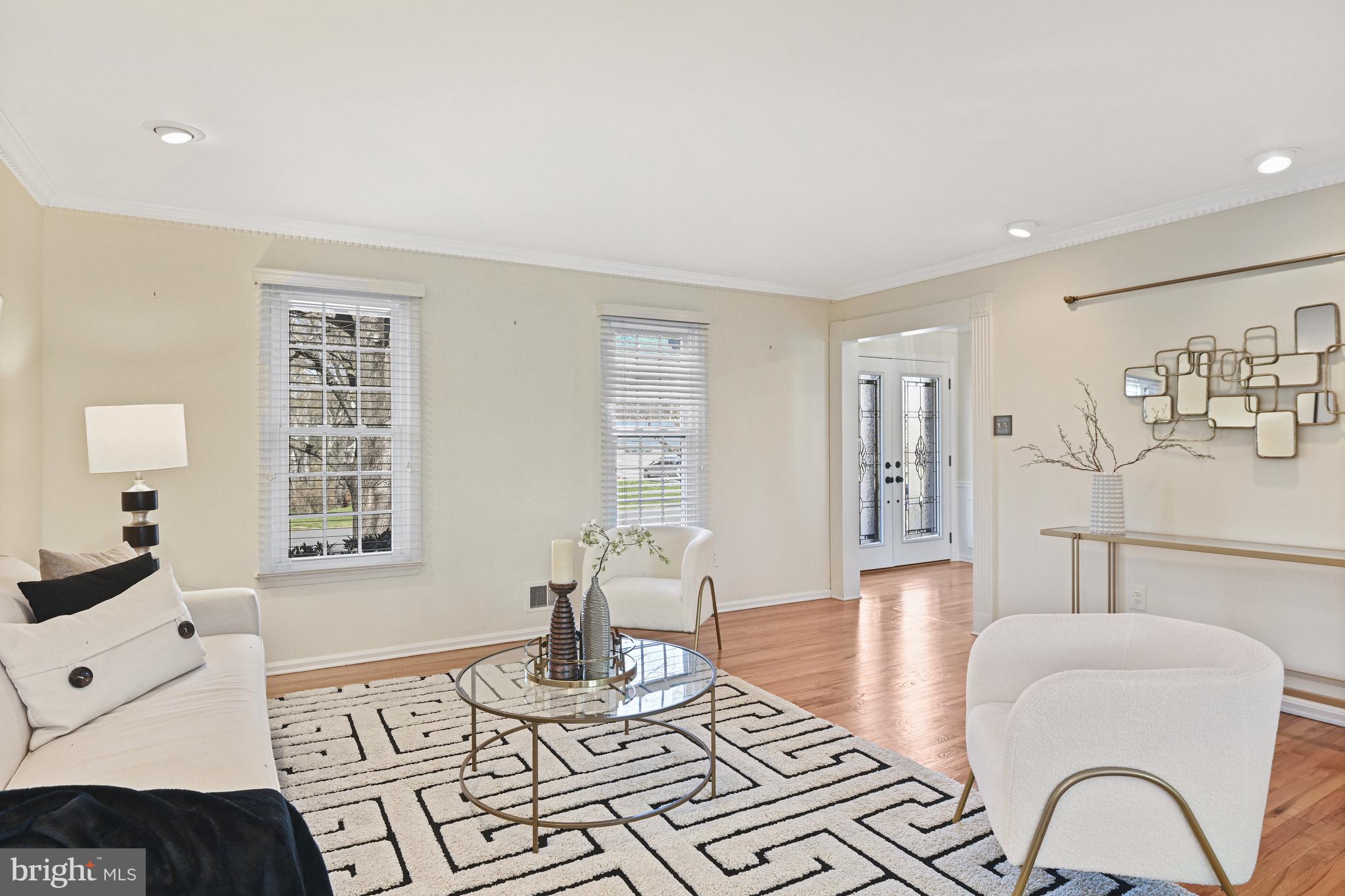 1008 CUP LEAF HOLLY COURT