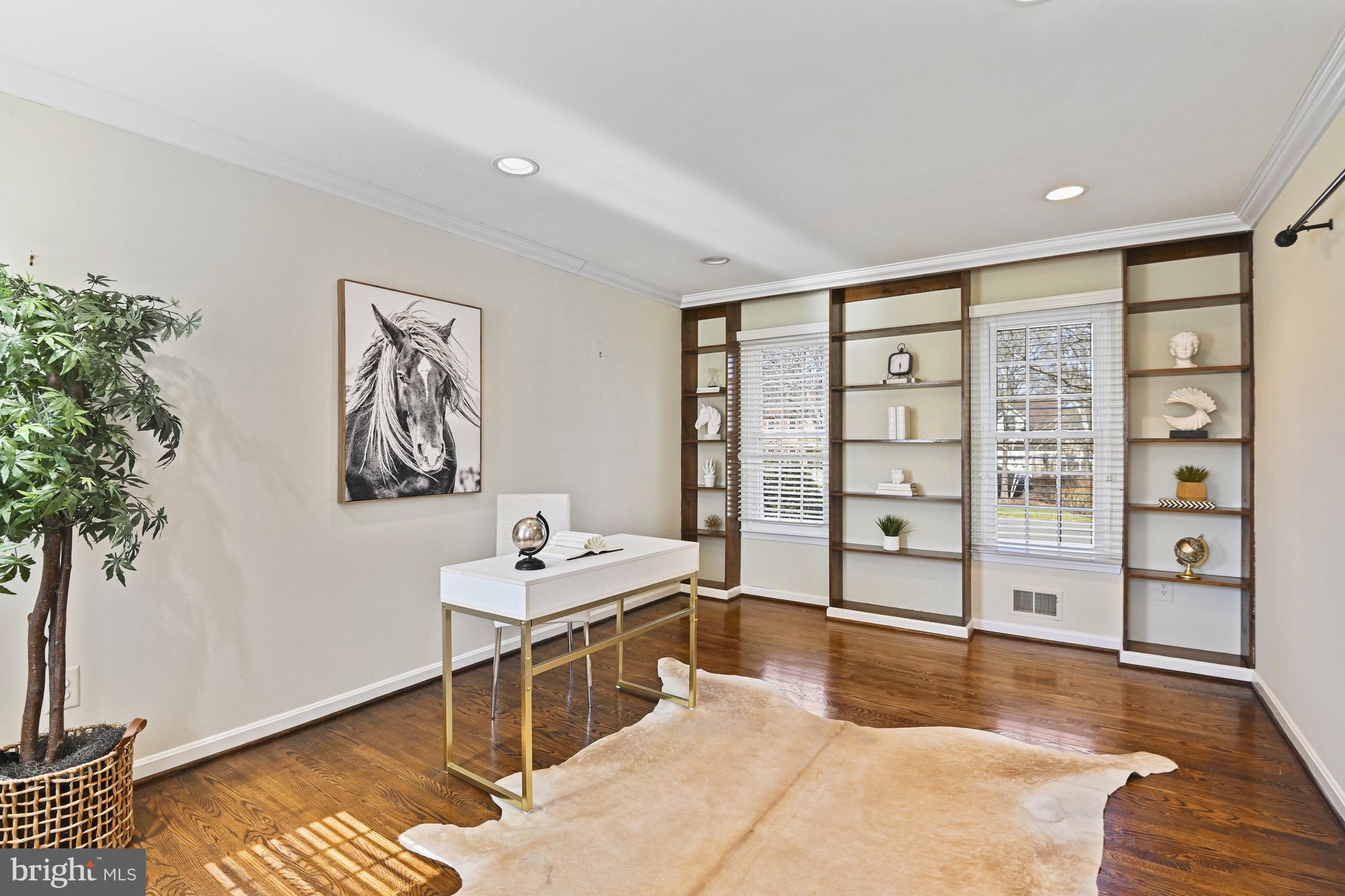 1008 CUP LEAF HOLLY COURT