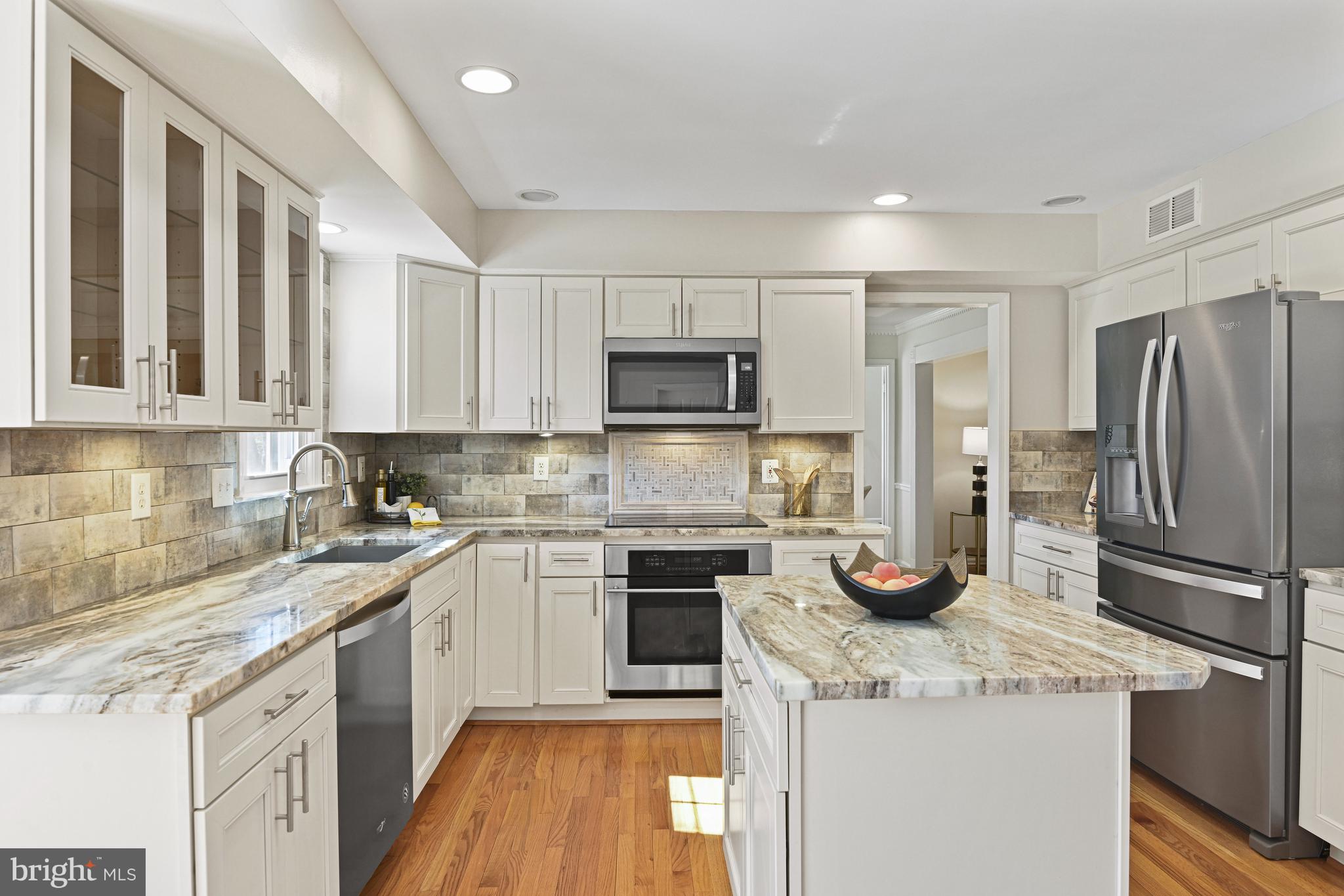 1008 CUP LEAF HOLLY COURT