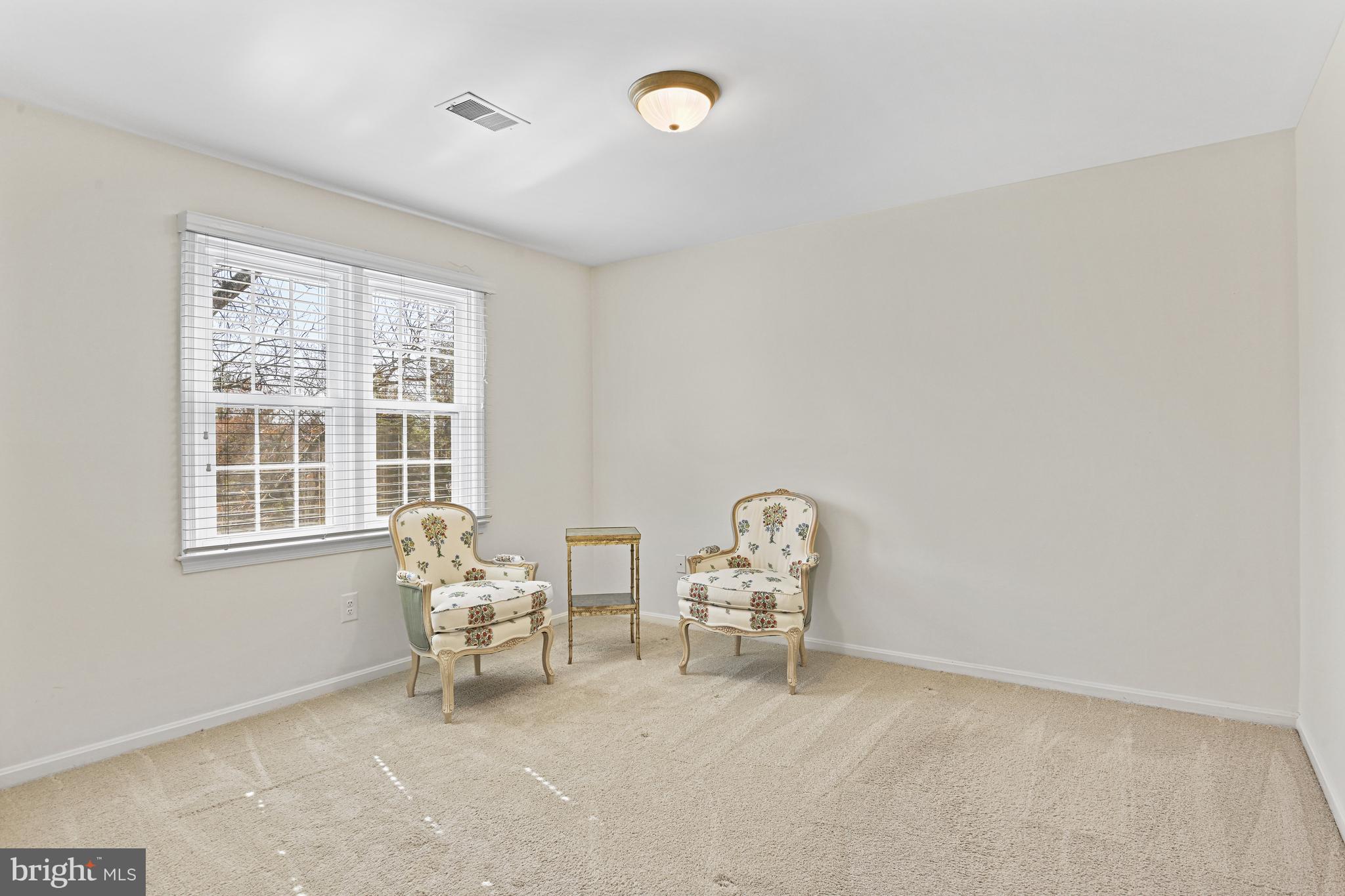 1008 CUP LEAF HOLLY COURT