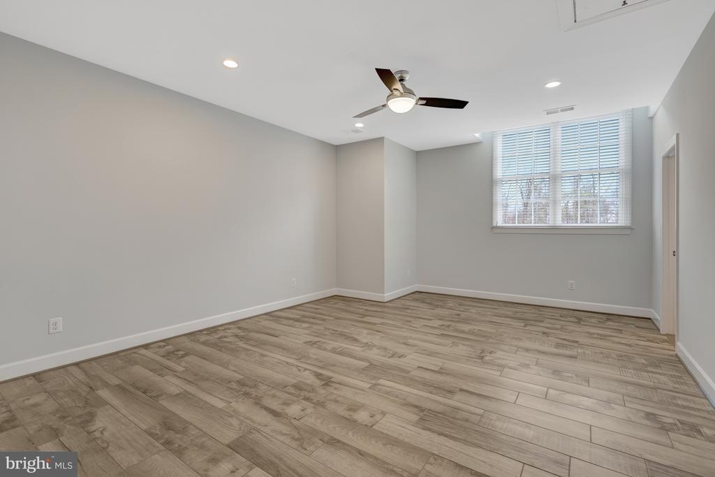 500 SENECA GREEN WAY
