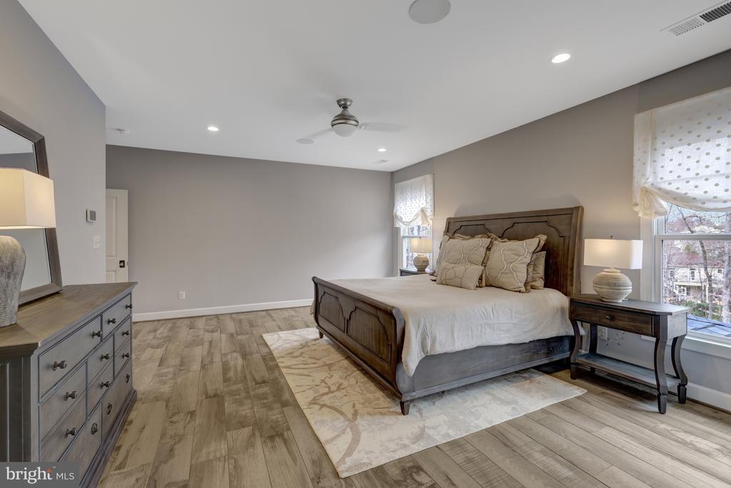 500 SENECA GREEN WAY