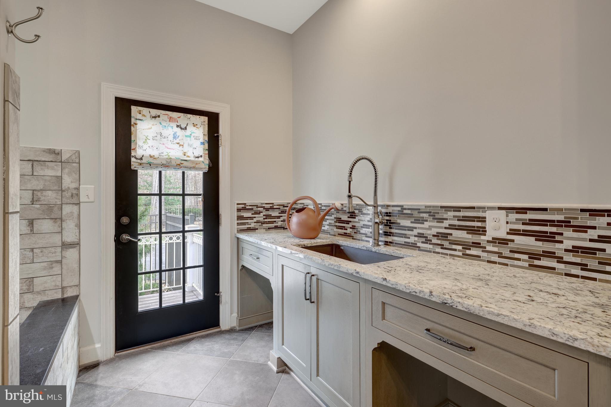 500 SENECA GREEN WAY