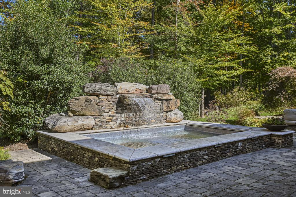 500 SENECA GREEN WAY