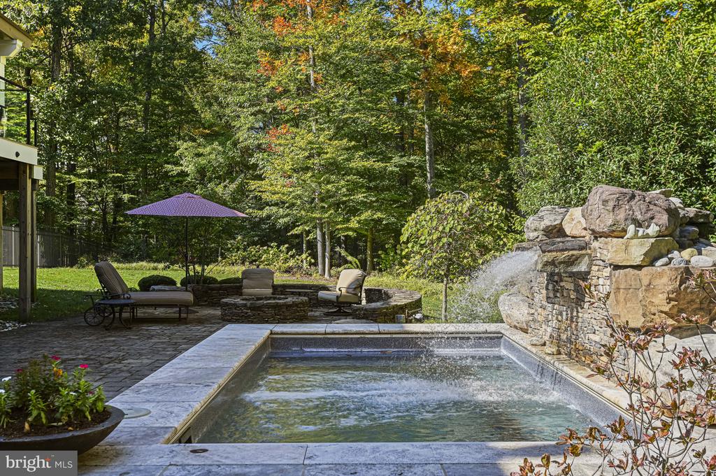 500 SENECA GREEN WAY