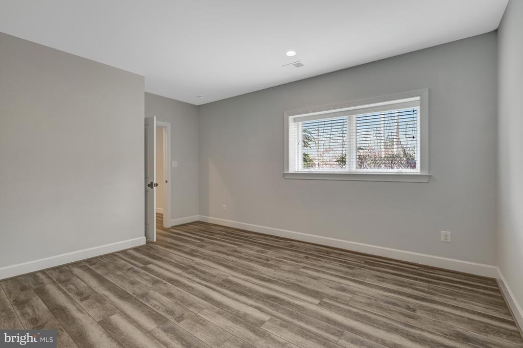 500 SENECA GREEN WAY