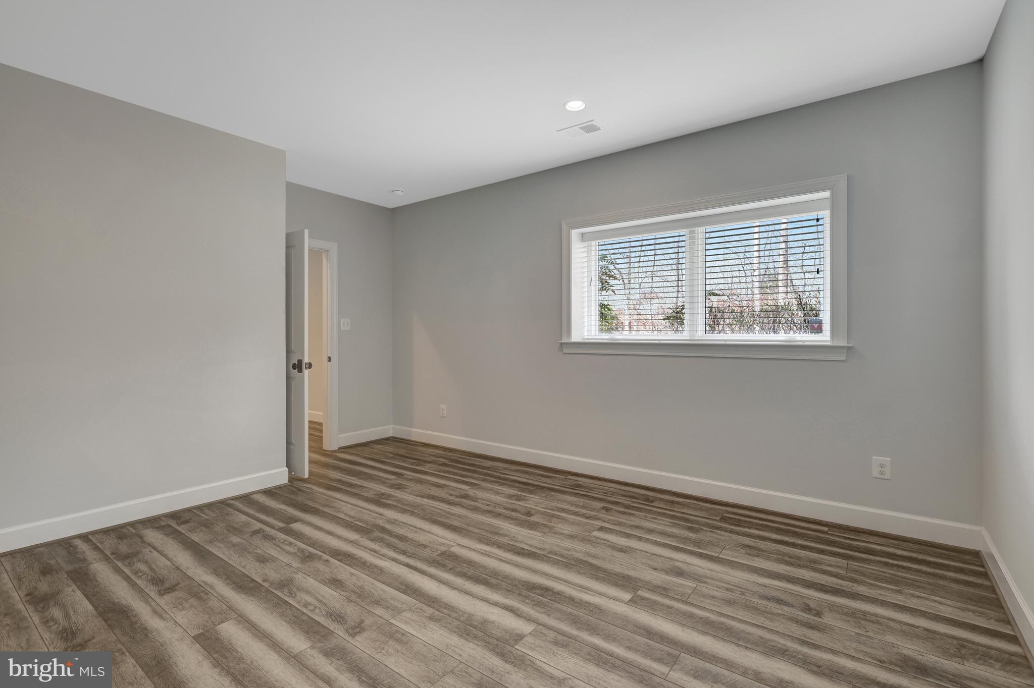 500 SENECA GREEN WAY