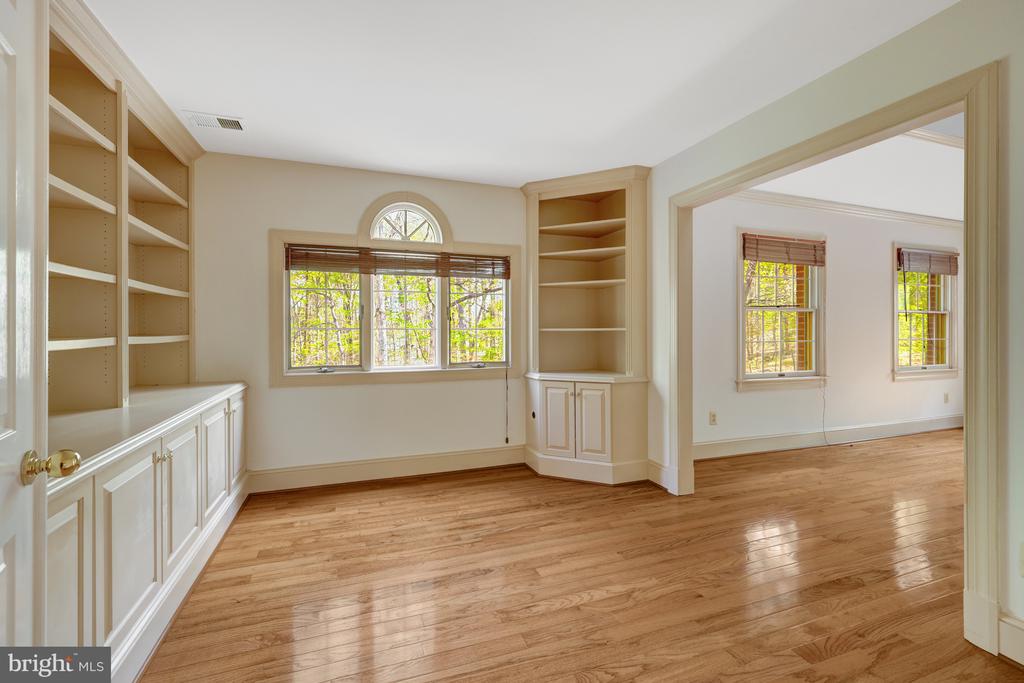 326 CANTERWOOD LANE