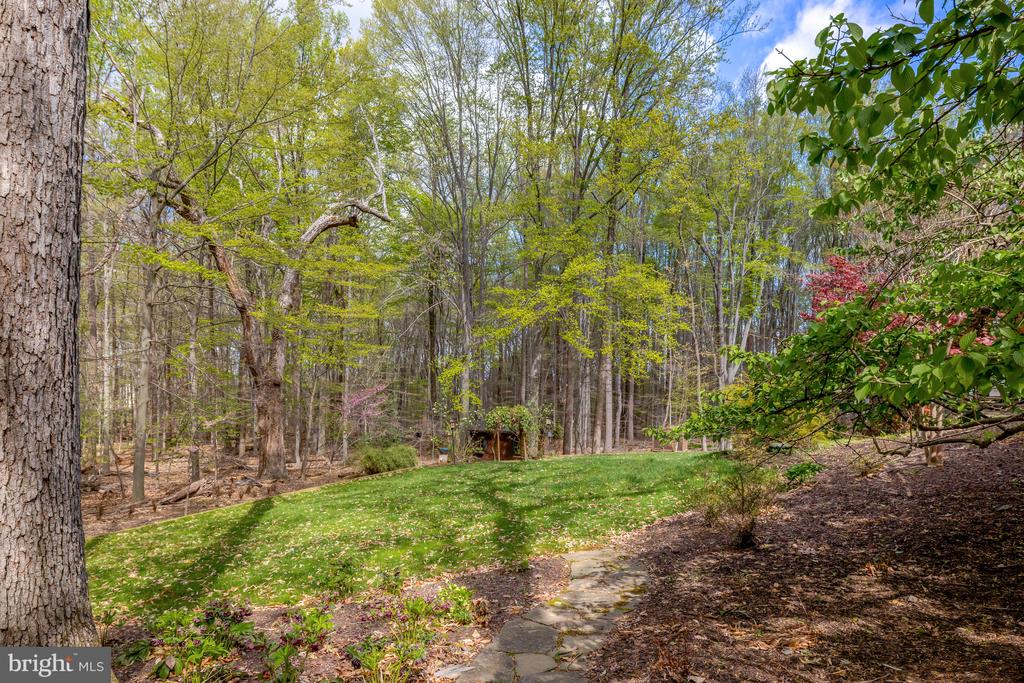 326 CANTERWOOD LANE