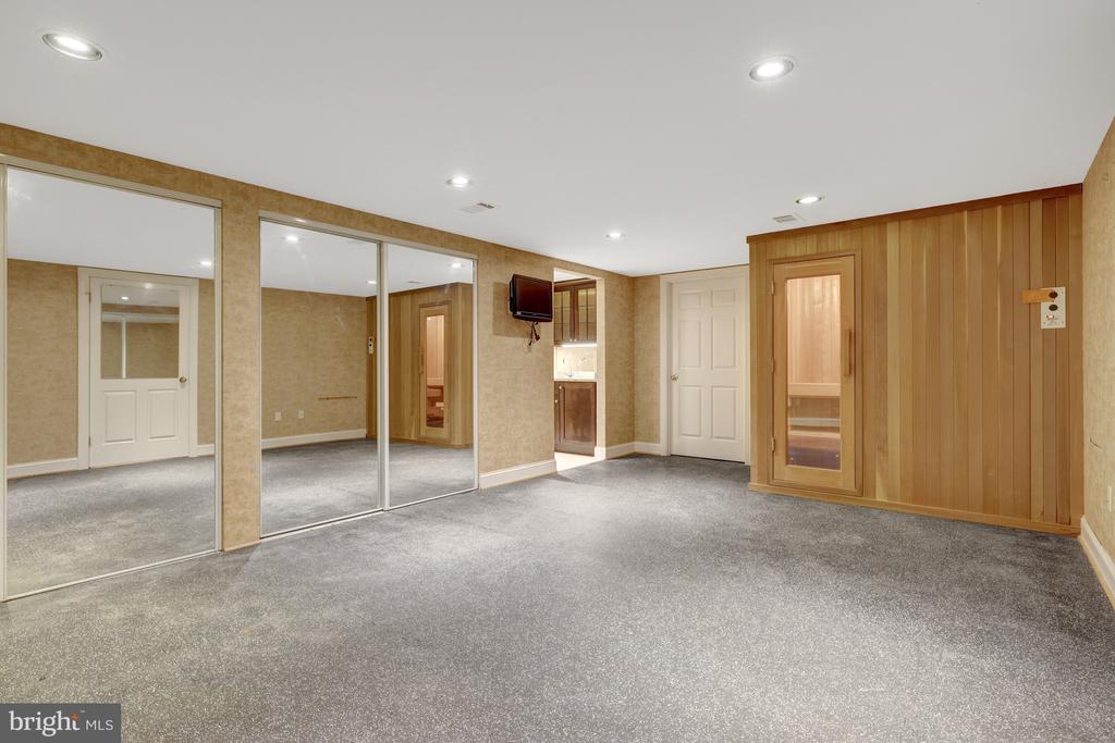 326 CANTERWOOD LANE