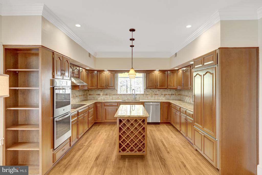 326 CANTERWOOD LANE