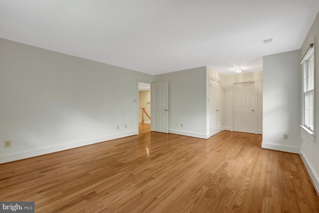 326 CANTERWOOD LANE