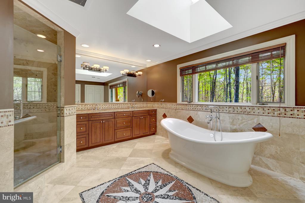 326 CANTERWOOD LANE