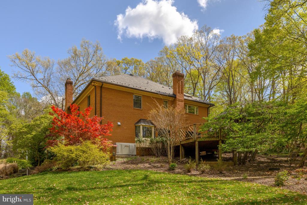 326 CANTERWOOD LANE