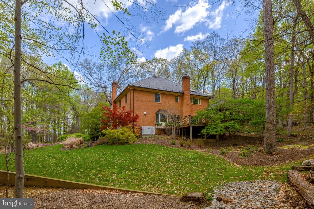 326 CANTERWOOD LANE