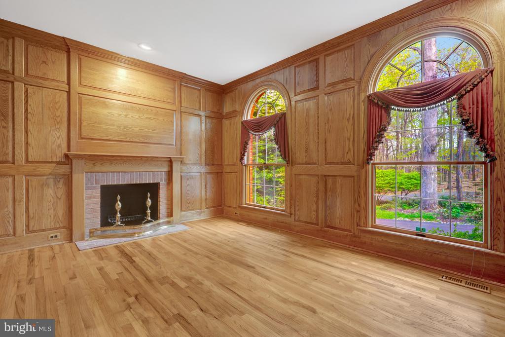 326 CANTERWOOD LANE
