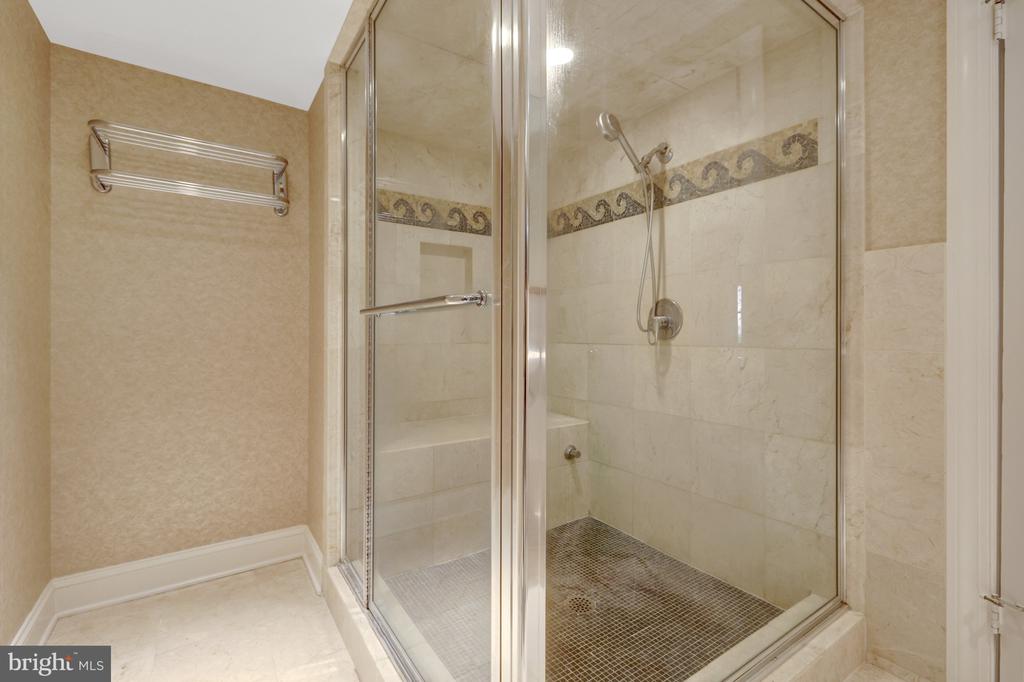 326 CANTERWOOD LANE