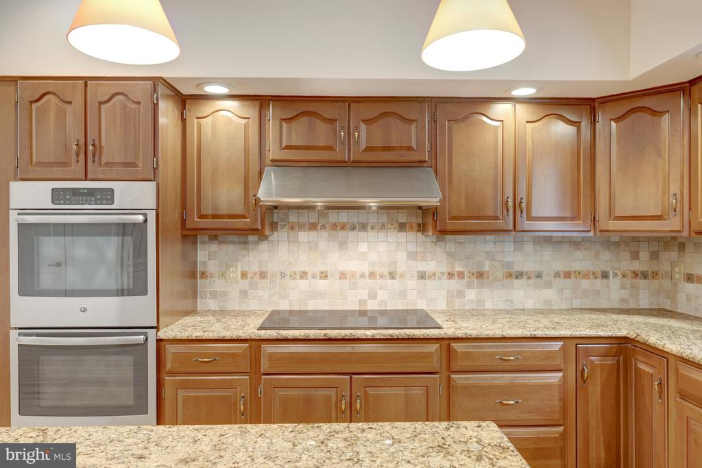 326 CANTERWOOD LANE