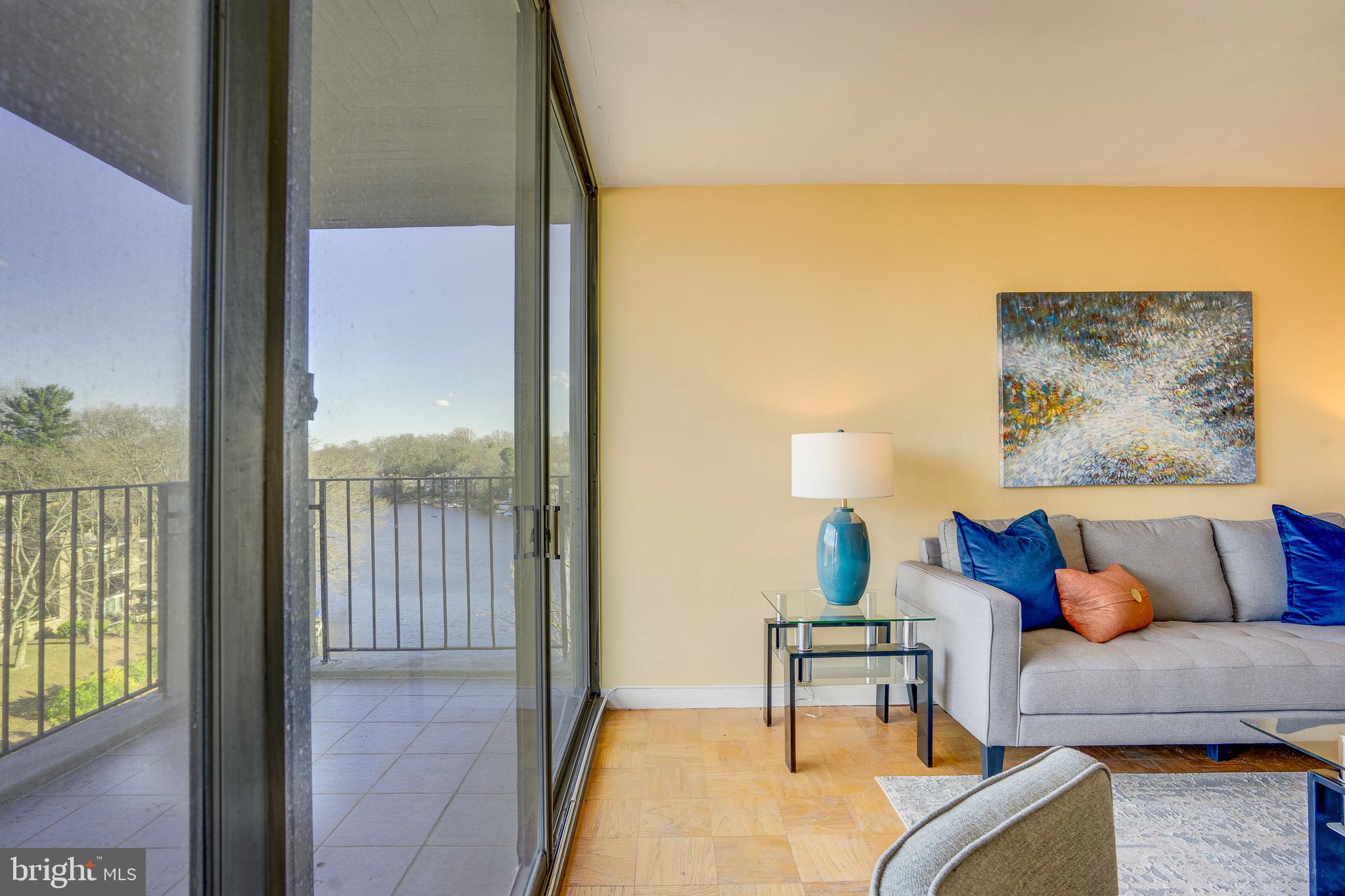 11400 WASHINGTON PLAZA W 702