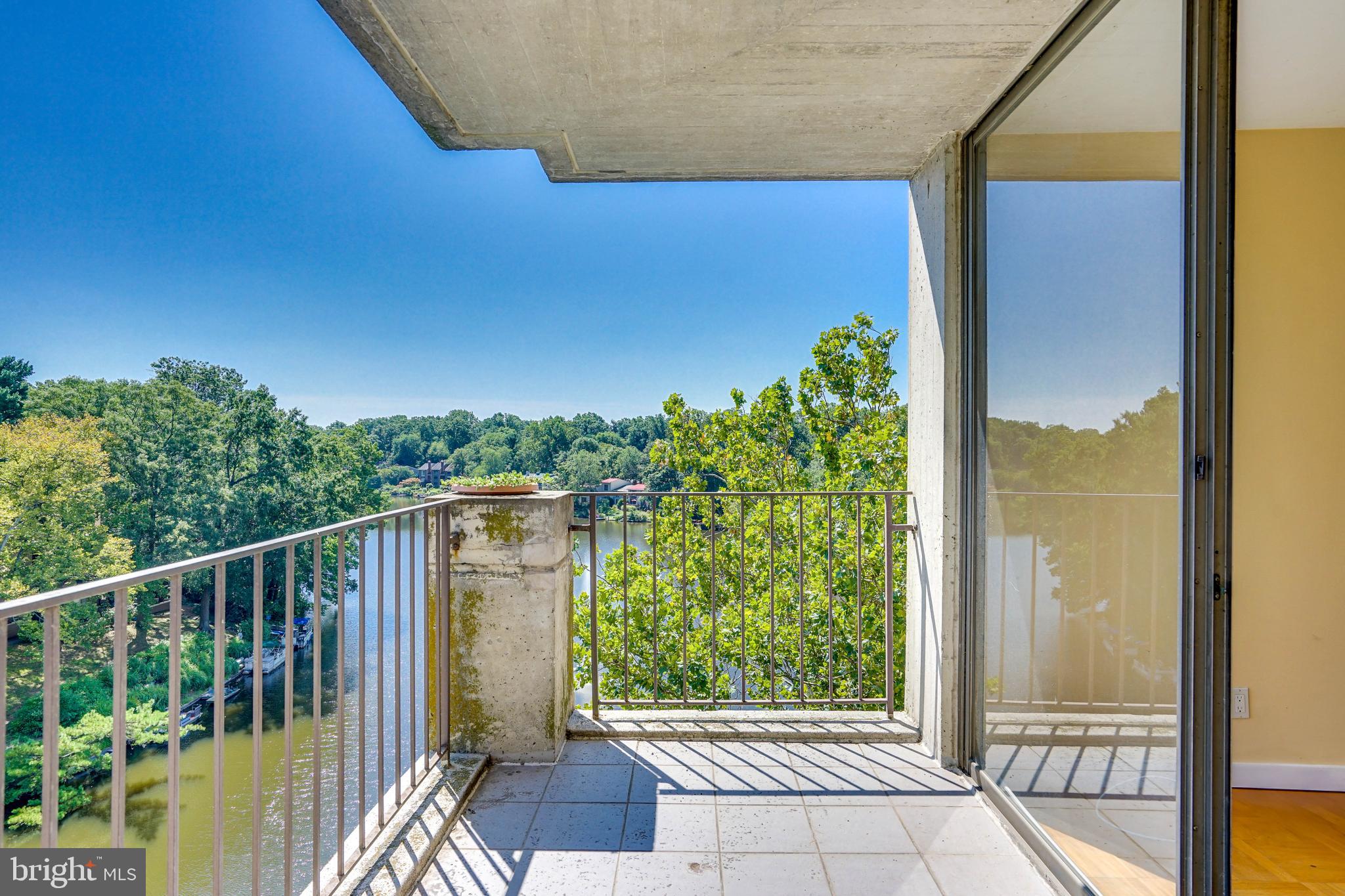 11400 WASHINGTON PLAZA W 702