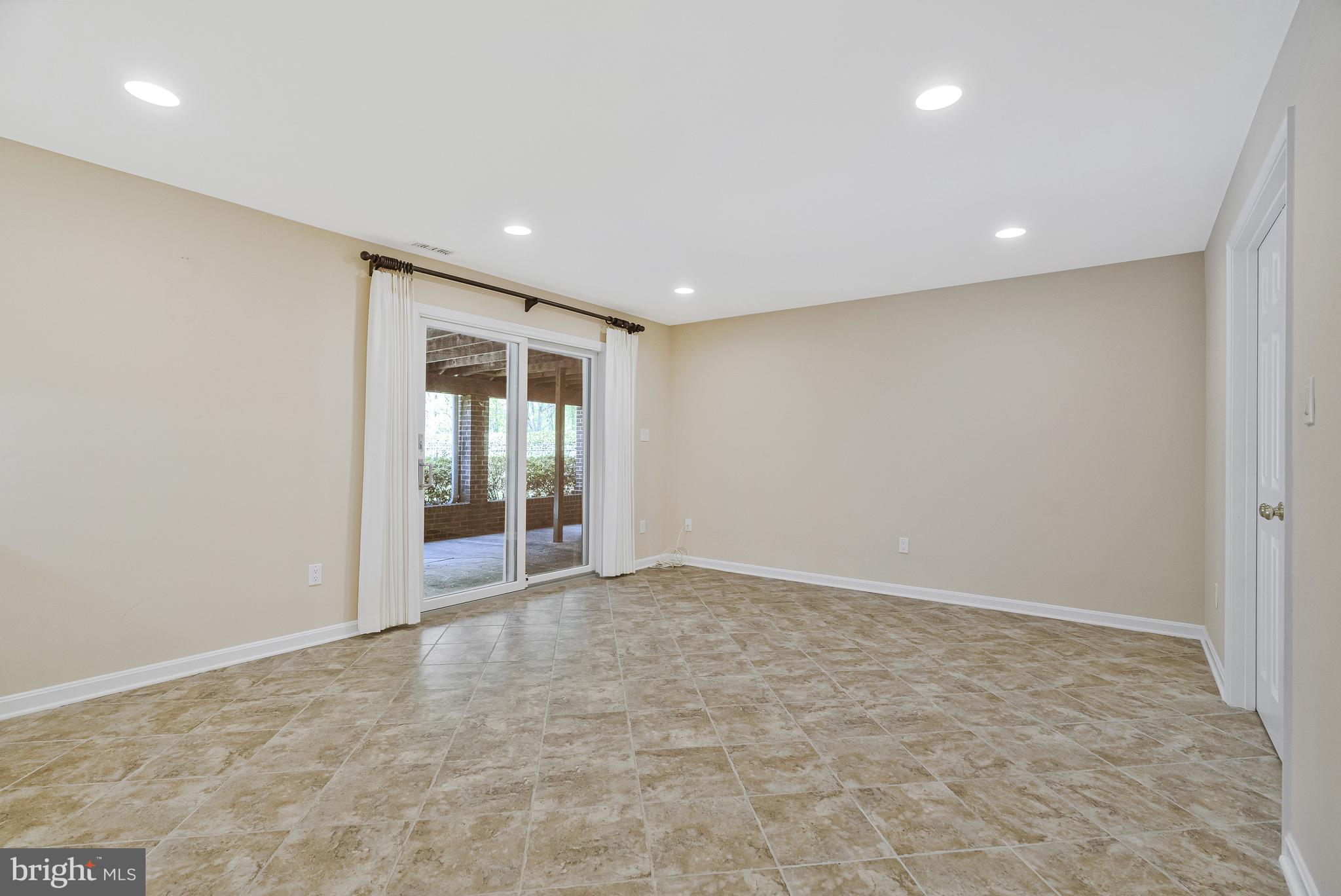 1114 TROTTING HORSE LANE