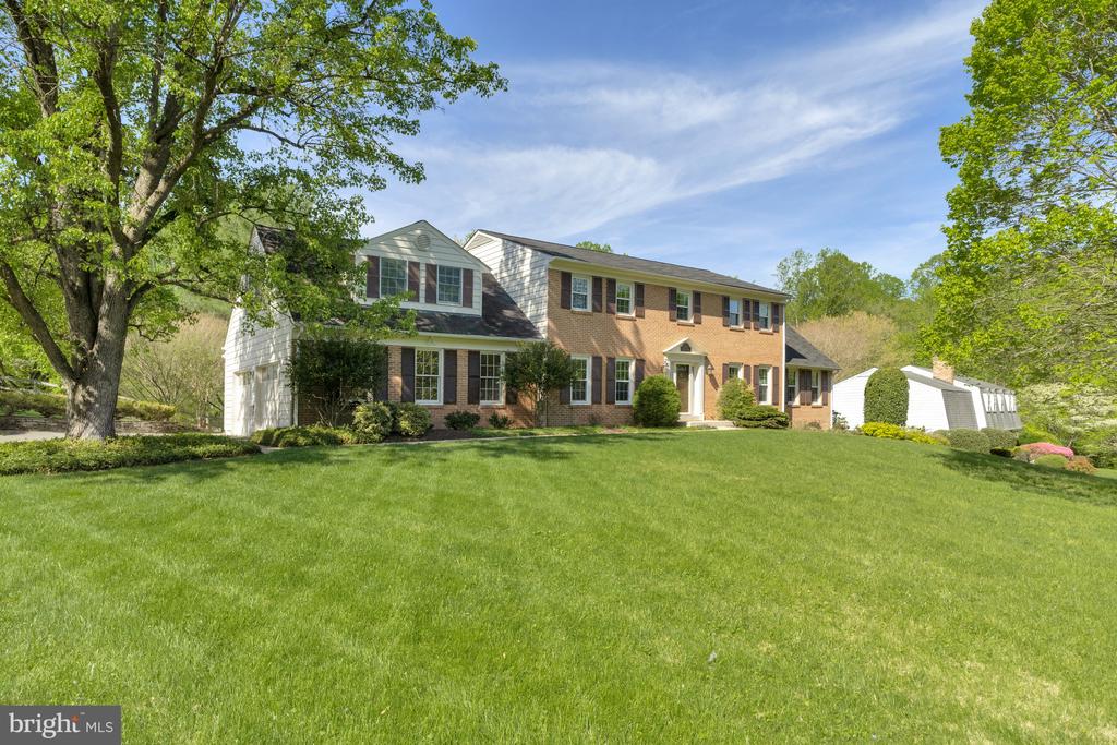1114 TROTTING HORSE LANE