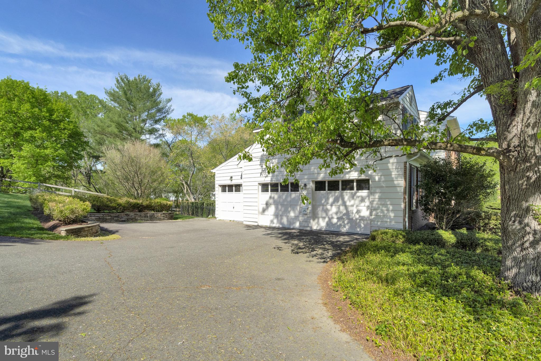 1114 TROTTING HORSE LANE